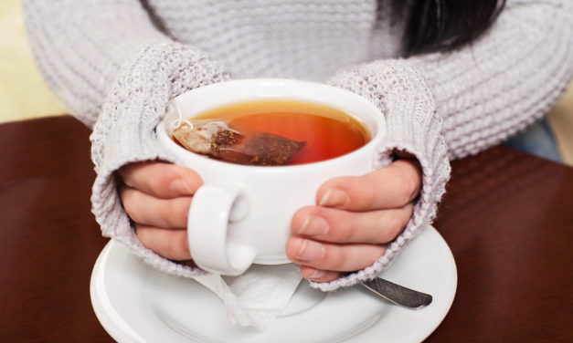 Herbata dobra na wszystkie smutki, czyli 5 perfum pachnących herbatą