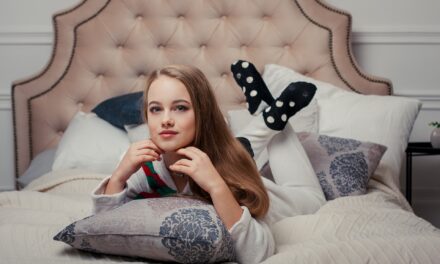Wygodne piżamy damskie – jaki model wybrać, aby spać komfortowo i spokojnie?