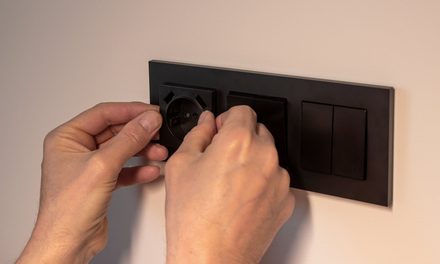 Jakie są nowoczesne gniazdka elektryczne i czym różnią się od tradycyjnych modeli?